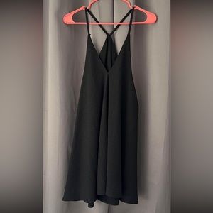 Woman’s Lulus Black V-Neck Shift Dress